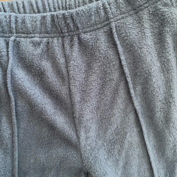 Out from under set - Picture 8 of 8